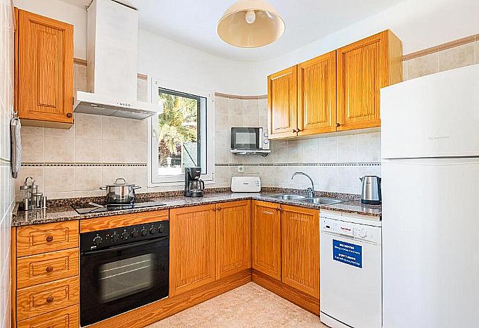 Equipped kitchen . - Villa Mestral . (Fotogalerie) }}