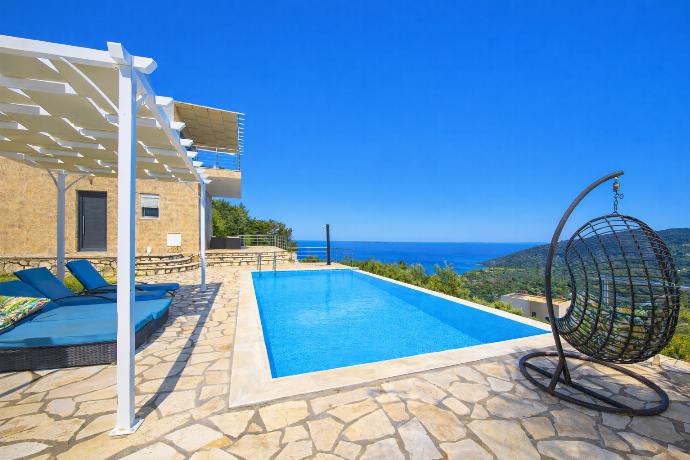  . - Villa Faneromeni . (Galerie de photos) }}