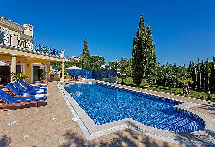 Beautiful villa with private pool and terrace area . - Villa Penina . (Galerie de photos) }}