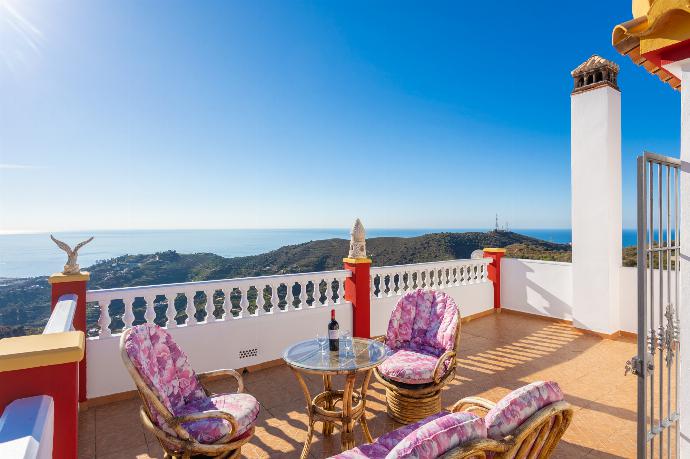 Roof terrace area with panoramic sea views . - Villa Cortijo Martin . (Photo Gallery) }}