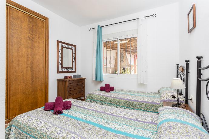 Twin bedroom with A/C . - Villa Cortijo Martin . (Photo Gallery) }}