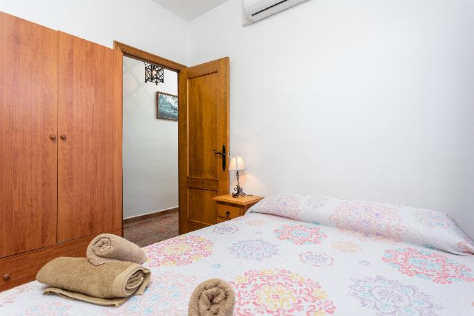 Double bedroom with A/C . - Villa Cortijo Martin . (Photo Gallery) }}