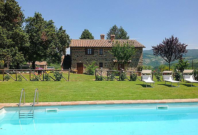 Beautiful villa with private pool, terrace, and garden with countryside views  . - Casale Donatelli . (Photo Gallery) }}