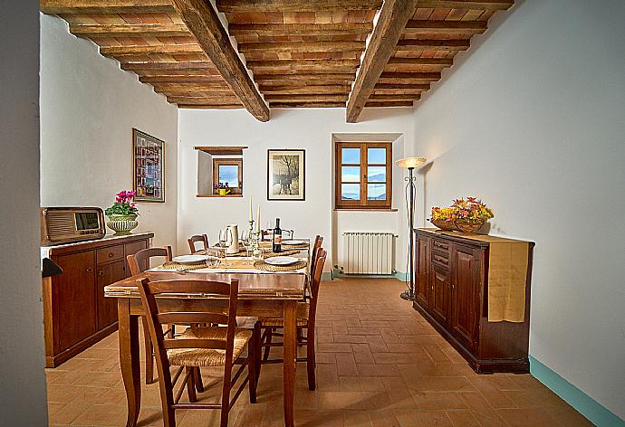 Dining room . - Casale Donatelli . (Galerie de photos) }}