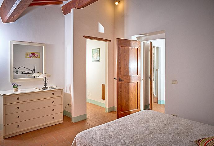 Double bedroom . - Casale Donatelli . (Galería de imágenes) }}