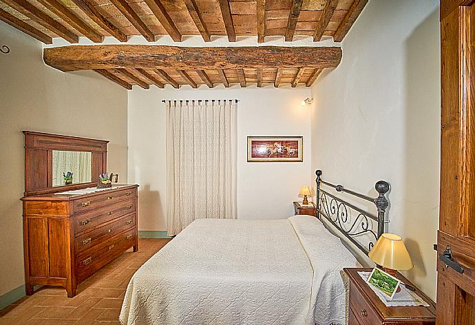 Double bedroom . - Casale Donatelli . (Photo Gallery) }}