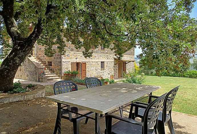 Terrace area . - Casale Donatelli . (Photo Gallery) }}