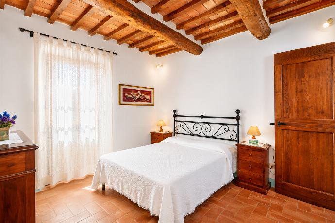 Double bedroom . - Casale Donatelli . (Photo Gallery) }}