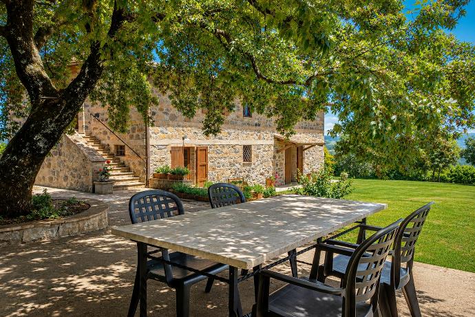 Terrace area . - Casale Donatelli . (Photo Gallery) }}