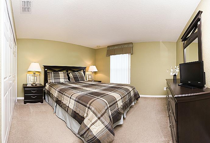 Double bedroom with TV. . - Villa Sunnyside . (Photo Gallery) }}