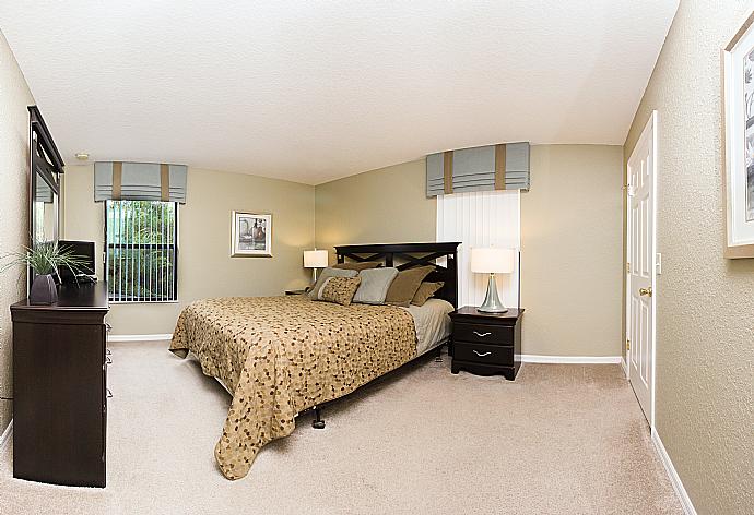 Double bedroom with TV. . - Villa Sunnyside . (Photo Gallery) }}