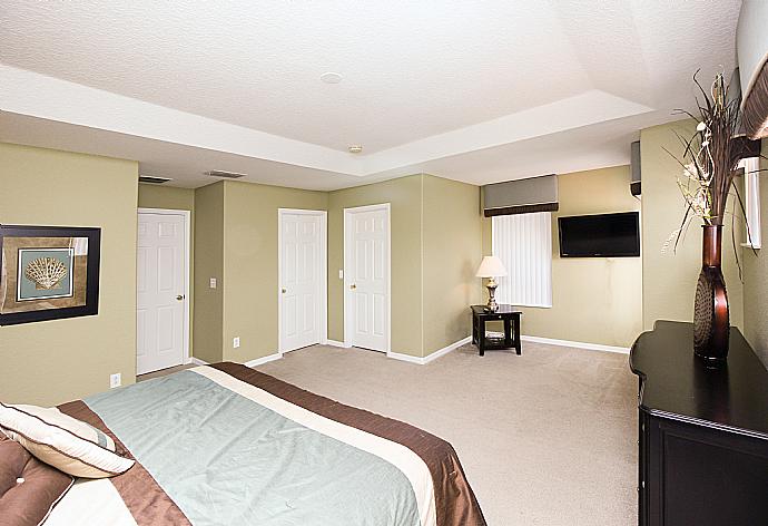 Double bedroom with TV. . - Villa Sunnyside . (Photo Gallery) }}