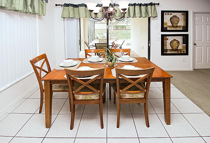 Open-plan living room with equipped kitchen and dining area. . - Villa Dream Weaver . (Fotogalerie) }}