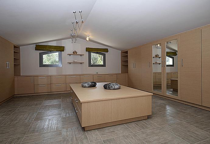  . - Villa Elegio . (Photo Gallery) }}
