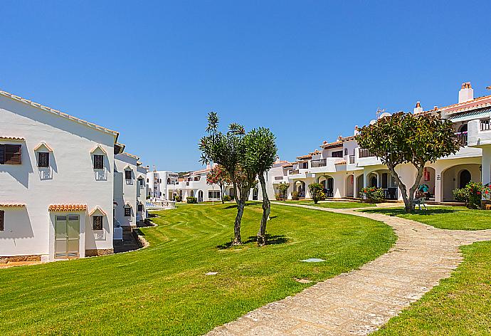 Beautiful apartment with shared pool, terrace, garden and sea views . - Barber Apartment . (Galería de imágenes) }}