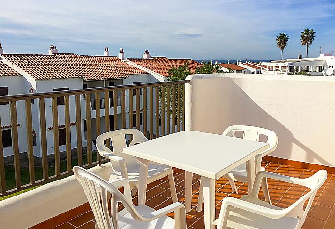 Private balcony with sea views . - Barber Apartment . (Galería de imágenes) }}