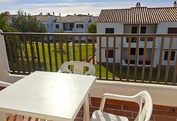 Private balcony with sea views . - Barber Apartment . (Galleria fotografica) }}