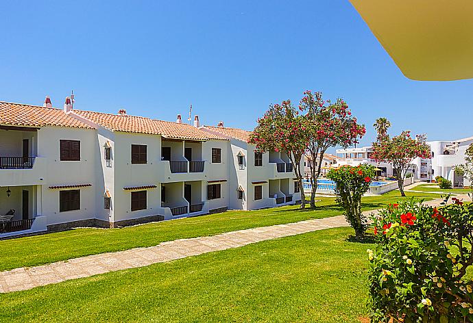 Beautiful apartment with shared pool, terrace, garden and sea views . - Barber Apartment . (Galería de imágenes) }}