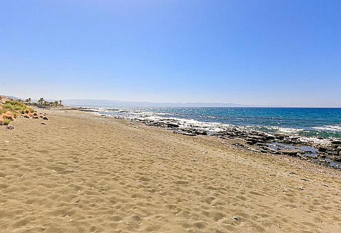 Local beach . - Villa Sunset . (Галерея фотографий) }}