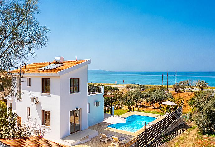 ,Beautiful villa with private pool, terrace, and garden with panoramic sea views . - Villa Sunset . (Galería de imágenes) }}