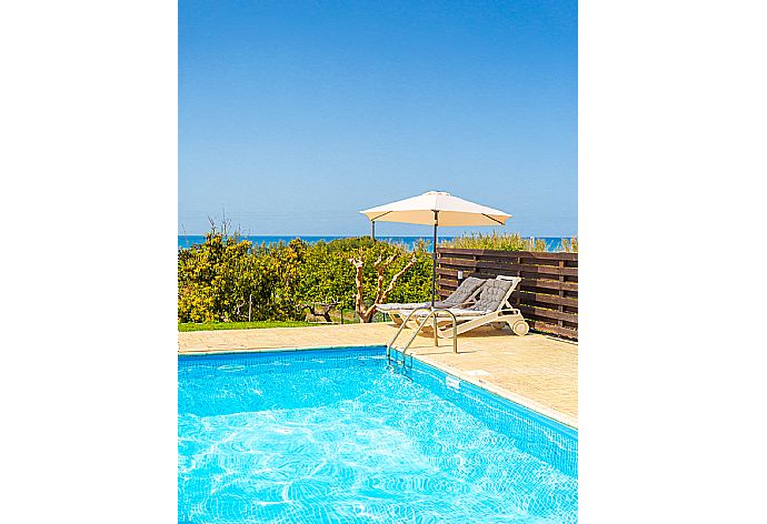 Private pool, terrace, and garden with panoramic sea views . - Villa Sunset . (Galleria fotografica) }}