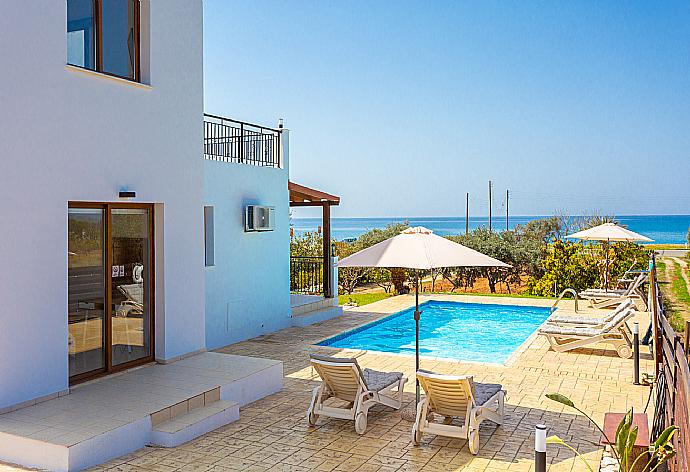 Beautiful villa with private pool, terrace, and garden with panoramic sea views . - Villa Sunset . (Galería de imágenes) }}