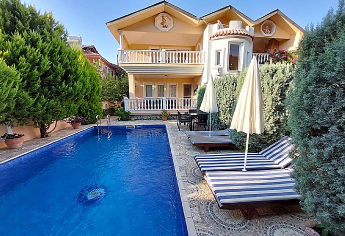 ,Beautiful private villa with private pool and tenant garden . - Dalyan Palace . (Galerie de photos) }}