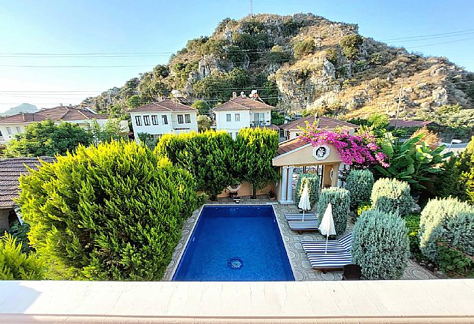 View from the villa . - Dalyan Palace . (Galerie de photos) }}