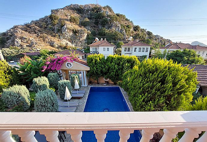 View from the villa . - Dalyan Palace . (Fotogalerie) }}