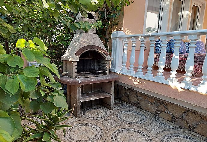 Barbeque . - Dalyan Palace . (Galería de imágenes) }}