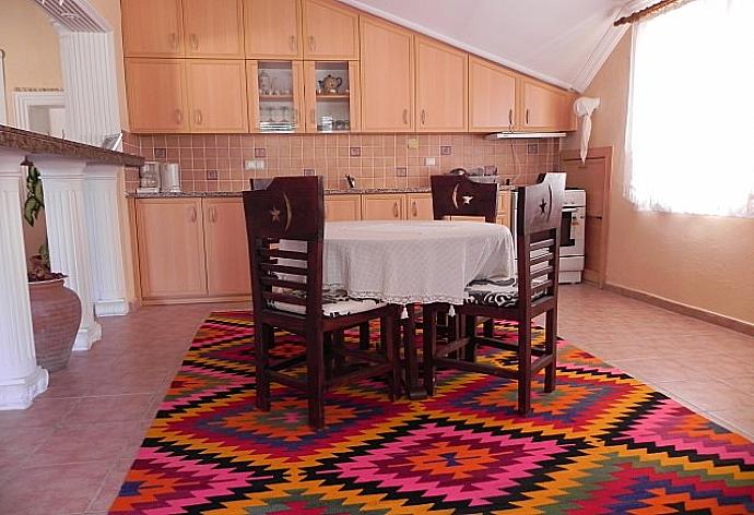 Equipped kitchen . - Dalyan Palace . (Fotogalerie) }}