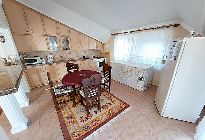 Equipped kitchen . - Dalyan Palace . (Fotogalerie) }}