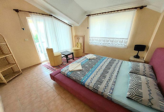 Double bedroom . - Dalyan Palace . (Galerie de photos) }}