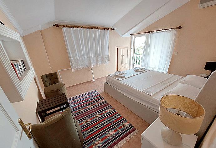 Double bedroom . - Dalyan Palace . (Galería de imágenes) }}