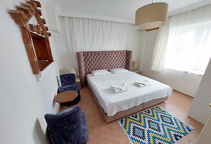 Double bedroom . - Dalyan Palace . (Galería de imágenes) }}