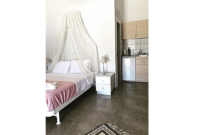 Double bedroom apartment . - Paxos Bay Studio . (Галерея фотографий) }}