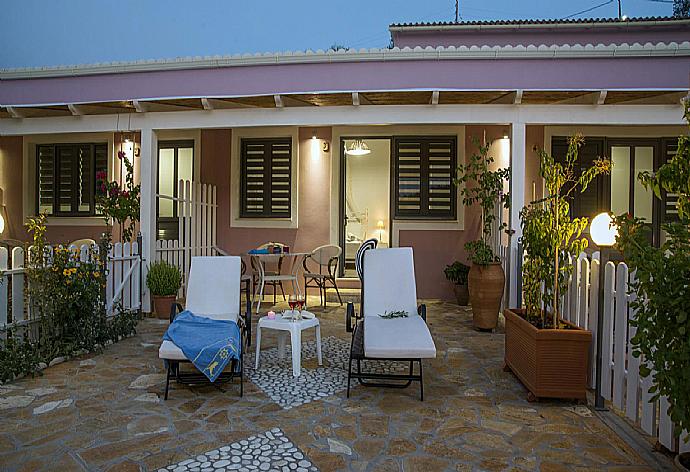 Private terrace with sea view . - Paxos Bay Studio . (Galleria fotografica) }}