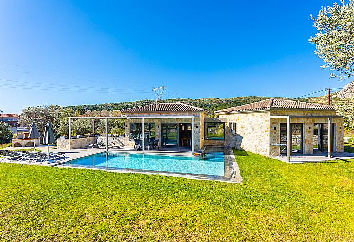 Beautiful villa with private pool and terrace . - Villa Ersi . (Galería de imágenes) }}