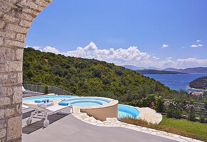 Beautiful sea view private villa with private pool and jacuzzi . - Villa Tatiana . (Galerie de photos) }}