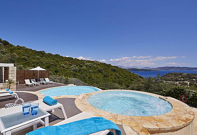 Spectacular sea view private villa with private pool . - Villa Tatiana . (Galerie de photos) }}