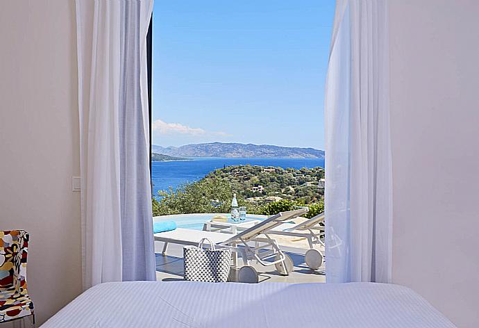 Double bedroom with seaview . - Villa Tatiana . (Photo Gallery) }}