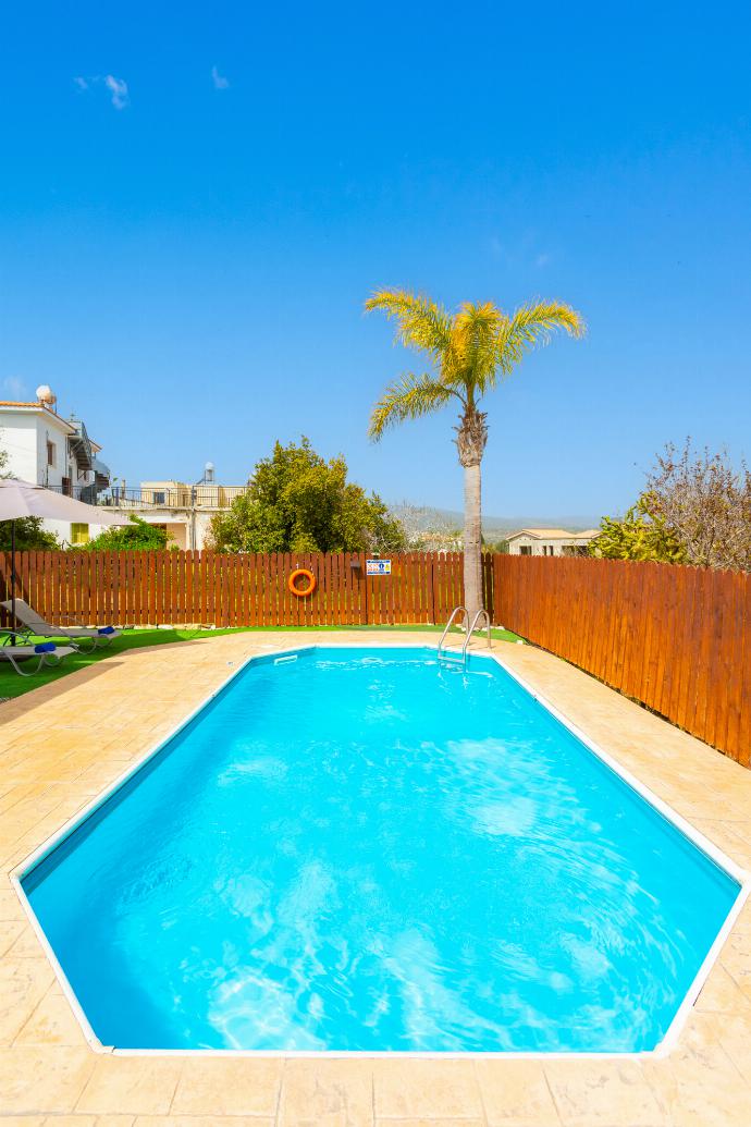 Private pool and terrace . - Yiangos House . (Fotogalerie) }}