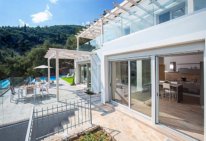 Beautiful private villa with private infinity pool and sea view . - Villa Rana . (Galerie de photos) }}