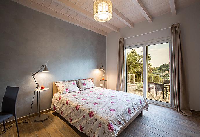 Double en suite bedroom  . - Villa Rana . (Galerie de photos) }}