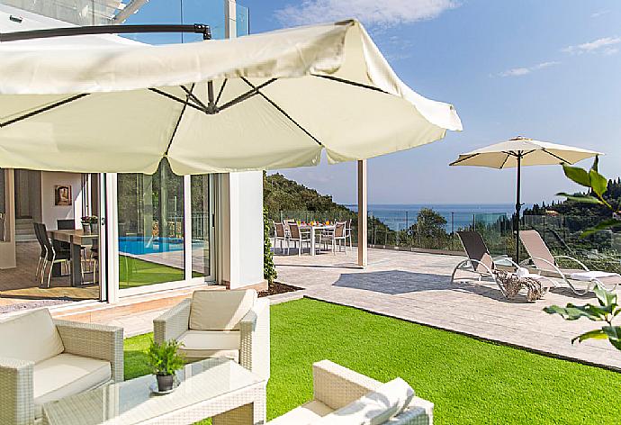 Beautiful private villa with private infinity pool and sea view . - Villa Rana . (Галерея фотографий) }}