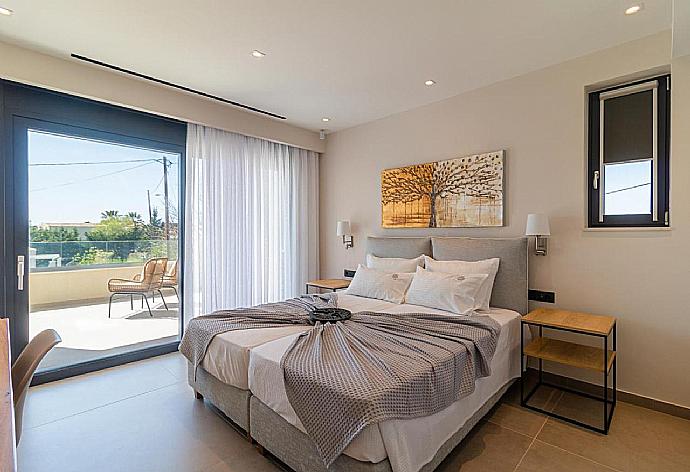 Twin en suite bedroom  . - Villa Arivallos . (Photo Gallery) }}