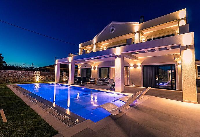 ,Beautiful private villa with private heated pool, spa and wine cellar . - Villa Arivallos . (Галерея фотографий) }}