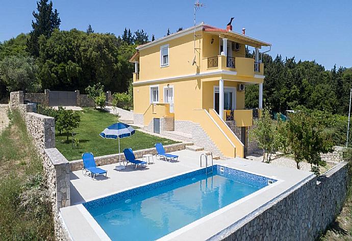 Beautiful villa with private infinity pool and terrace with sea views . - Villa Marafen . (Photo Gallery) }}