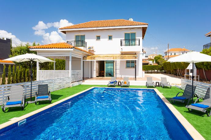 ,Beautiful villa with private pool and terrace with sea views . - Villa Solon . (Galería de imágenes) }}