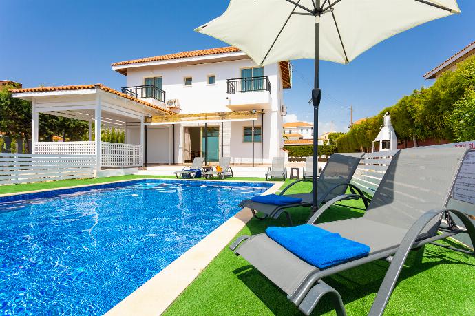 Beautiful villa with private pool and terrace with sea views . - Villa Solon . (Galería de imágenes) }}